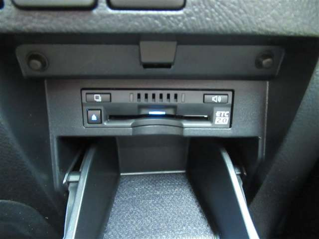 アルファードハイブリッド 2.5 エグゼクティブ ラウンジ E-Four 4WD