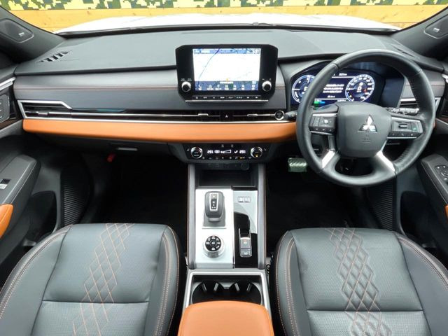アウトランダーPHEV 2.4 P 4WD