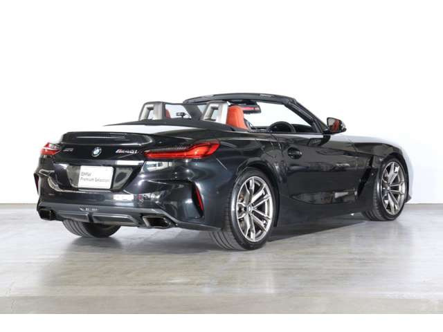 Z4M40i