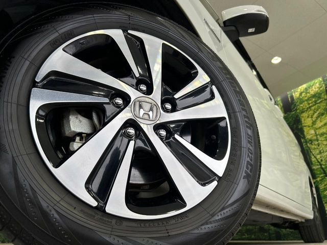 �y����15�C���`�A���~�z�C�[���z�O�ςɃ}�b�`���������A���~�z�C�[���𑕒����Ă���܂��B�e��ЊO�A���~�z�C�[����A�X�^�b�h���X�^�C�����戵�����Ă���܂��B���񂲑��k����������