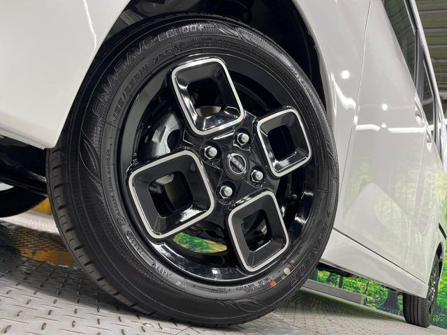 �y����14�C���`�A���~�z�C�[���z�O�ςɃ}�b�`���������A���~�z�C�[���𑕒����Ă���܂��B�e��ЊO�A���~�z�C�[����A�X�^�b�h���X�^�C�����戵�����Ă���܂��B���񂲑��k����������