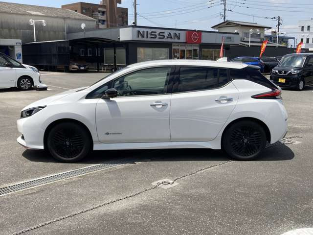 リーフX Vセレクション 90周年記念車