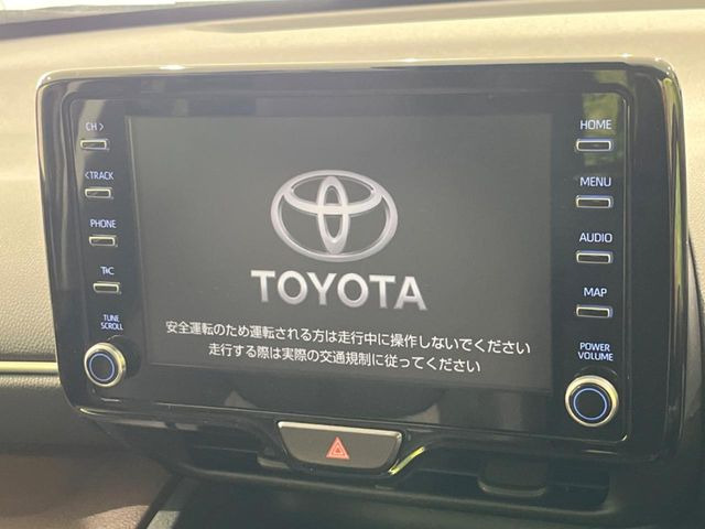 �y8�C���` �f�B�X�v���C�I�[�f�B�I�z���ʂ̃f�B�X�v���C��AppleCarPlay��AndroidAuto�����p�\�B�傫�ȉ�ʂŃX�}�z�i�r�A�v���������p���������܂���