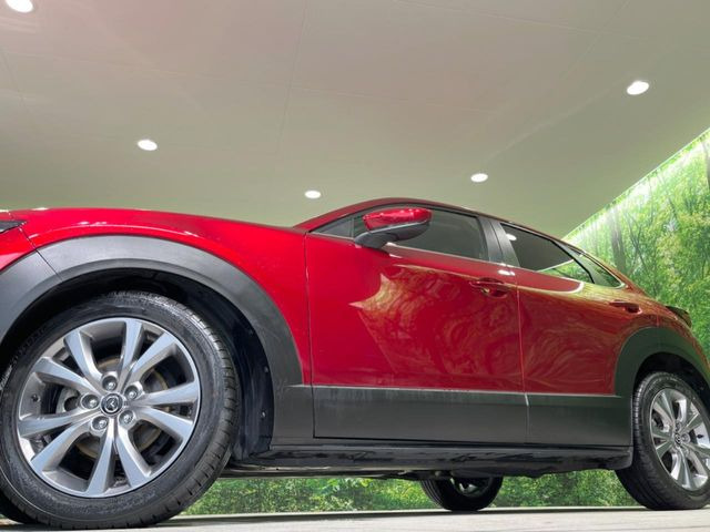 �y����18�C���`�A���~�z�C�[���z�O�ςɃ}�b�`���������A���~�z�C�[���𑕒����Ă���܂��B�e��ЊO�A���~�z�C�[����A�X�^�b�h���X�^�C�����戵�����Ă���܂��B���񂲑��k����������