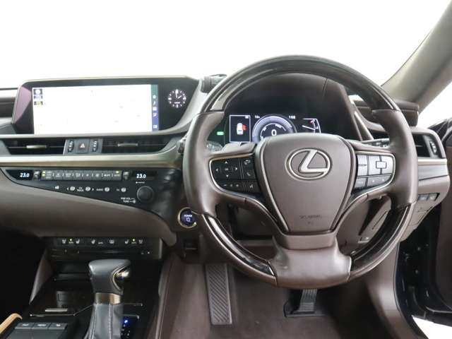 ES300h バージョンL