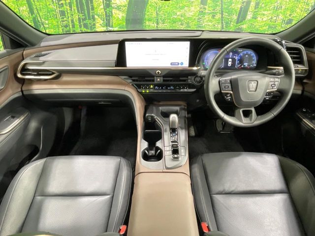 クラウンクロスオーバー2.5 G アドバンスト レザー パッケージ E-Four 4WD