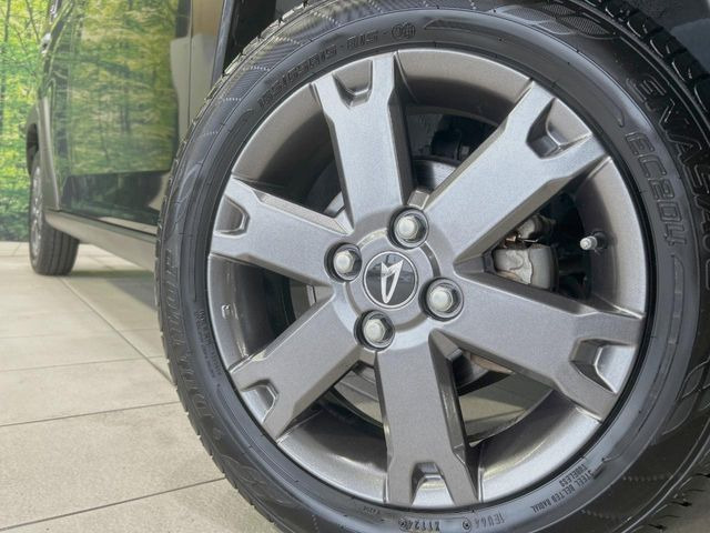 �y����15�C���`�A���~�z�C�[���z�O�ςɃ}�b�`���������A���~�z�C�[���𑕒����Ă���܂��B�e��ЊO�A���~�z�C�[����A�X�^�b�h���X�^�C�����戵�����Ă���܂��B���񂲑��k����������