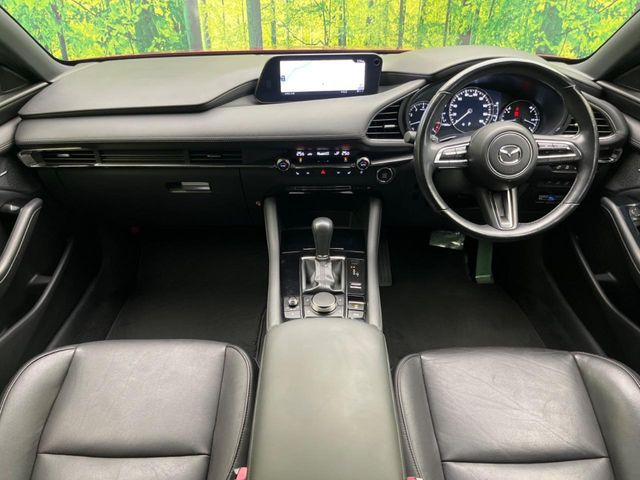 MAZDA3ファストバック2.0 20S Lパッケージ