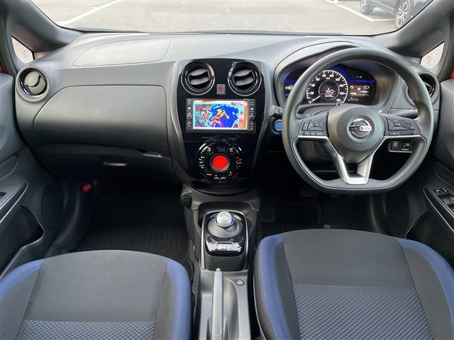 ノート1.2 e-POWER X ブラックアロー