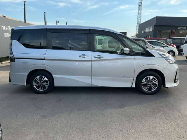 セレナ1.2 e-POWER ハイウェイスターV