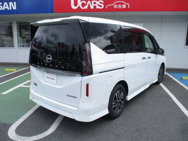 セレナ1.4 e-POWER ハイウェイスターV