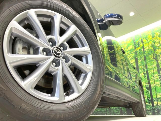�y����17�C���`�A���~�z�C�[���z�O�ςɃ}�b�`���������A���~�z�C�[���𑕒����Ă���܂��B�e��ЊO�A���~�z�C�[����A�X�^�b�h���X�^�C�����戵�����Ă���܂��B���񂲑��k����������