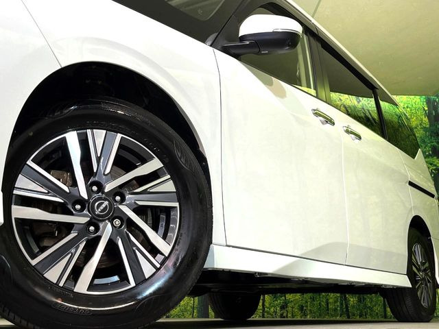 �y����16�C���`�A���~�z�C�[���z�O�ςɃ}�b�`���������A���~�z�C�[���𑕒����Ă���܂��B�e��ЊO�A���~�z�C�[����A�X�^�b�h���X�^�C�����戵�����Ă���܂��B���񂲑��k����������