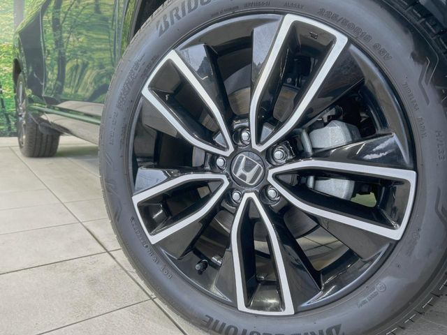 �y����18�C���`�A���~�z�C�[���z�O�ςɃ}�b�`���������A���~�z�C�[���𑕒����Ă���܂��B�e��ЊO�A���~�z�C�[����A�X�^�b�h���X�^�C�����戵�����Ă���܂��B���񂲑��k����������