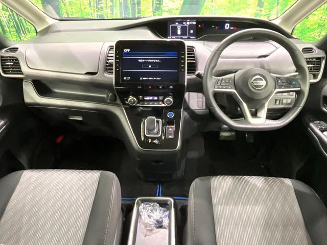セレナ1.2 e-POWER ハイウェイスターV