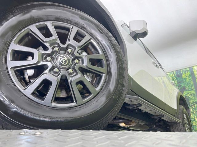 �y�����A���~�z�C�[���z�O�ςɃ}�b�`���������A���~�z�C�[���𑕒����Ă���܂��B�e��ЊO�A���~�z�C�[����A�X�^�b�h���X�^�C�����戵�����Ă���܂��B���񂲑��k����������