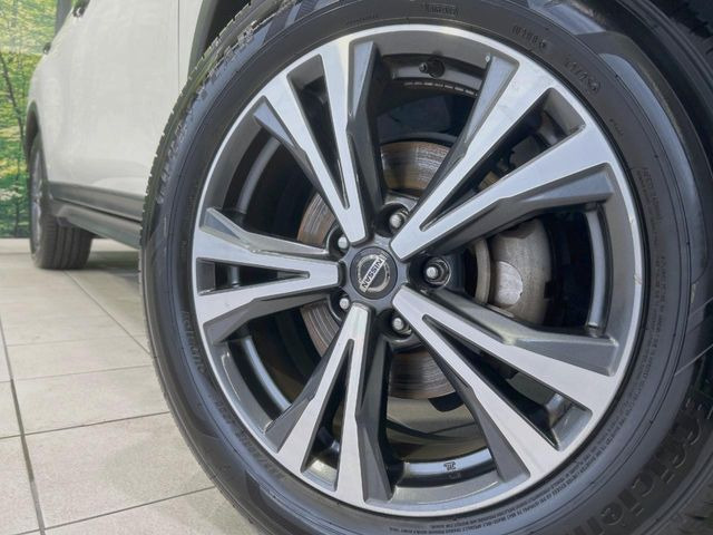 �y����18�C���`�A���~�z�C�[���z�O�ςɃ}�b�`���������A���~�z�C�[���𑕒����Ă���܂��B�e��ЊO�A���~�z�C�[����A�X�^�b�h���X�^�C�����戵�����Ă���܂��B���񂲑��k����������