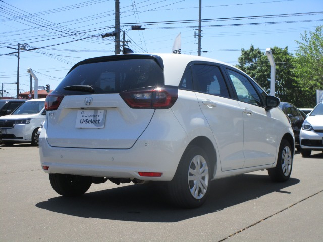 フィット1.5 ホーム 4WD