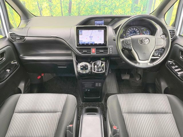 ヴォクシー1.8 ハイブリッド ZS