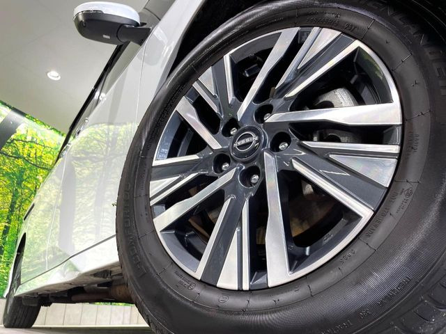 �y����16�C���`�A���~�z�C�[���z�O�ςɃ}�b�`���������A���~�z�C�[���𑕒����Ă���܂��B�e��ЊO�A���~�z�C�[����A�X�^�b�h���X�^�C�����戵�����Ă���܂��B���񂲑��k����������