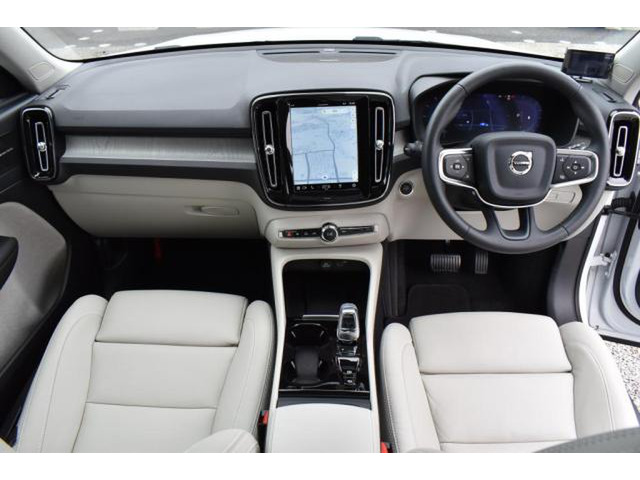XC40アルティメット B4 AWD 4WD