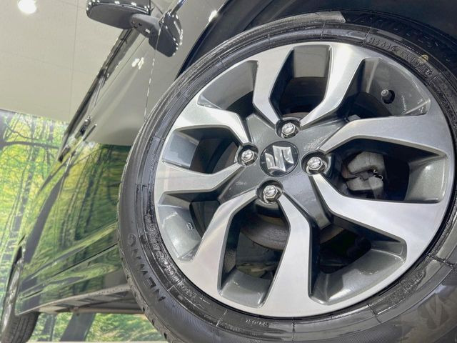 �y����15�C���`�A���~�z�C�[���z�O�ςɃ}�b�`���������A���~�z�C�[���𑕒����Ă���܂��B�e��ЊO�A���~�z�C�[����A�X�^�b�h���X�^�C�����戵�����Ă���܂��B���񂲑��k����������