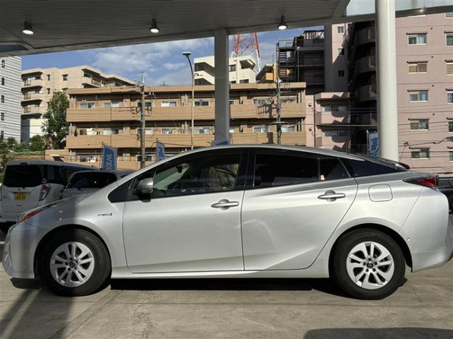 プリウス1.8 S セーフティ プラス