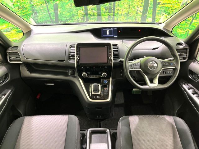 セレナ1.2 e-POWER ハイウェイスターV
