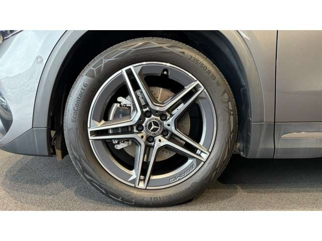 GLAクラスGLA200d 4マチック AMGライン 4WD