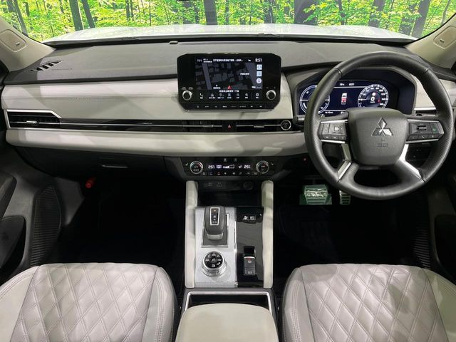 アウトランダーPHEV 2.4 P 4WD