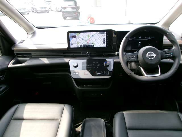 セレナ1.4 e-POWER ハイウェイスターV 90周年記念車