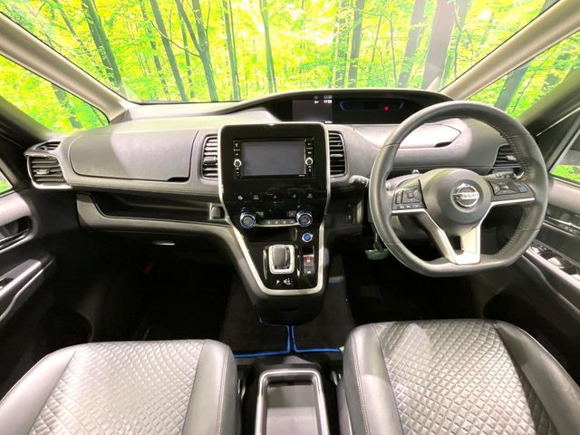 セレナ1.2 e-POWER ハイウェイスターV