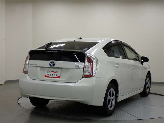 プリウス1.8 S