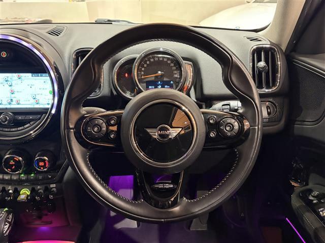 ミニクロスオーバークーパー S E オール4 4WD