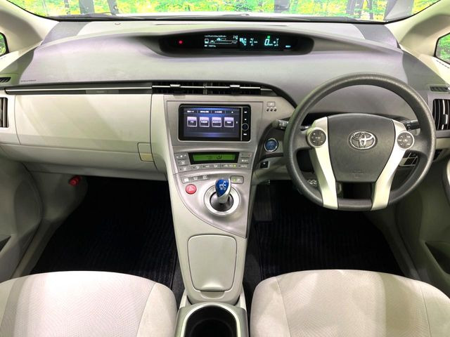 プリウス1.8 S