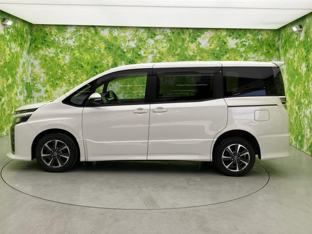 ヴォクシー2.0 ZS 4WD