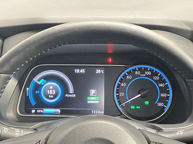 リーフX Vセレクション 90周年記念車