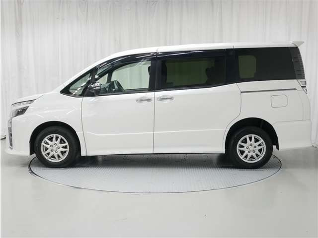 ヴォクシー2.0 ZS 煌III 4WD