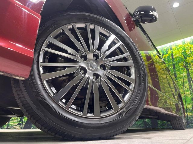 �y����18�C���`�A���~�z�C�[���z�O�ςɃ}�b�`���������A���~�z�C�[���𑕒����Ă���܂��B�e��ЊO�A���~�z�C�[����A�X�^�b�h���X�^�C�����戵�����Ă���܂��B���񂲑��k����������