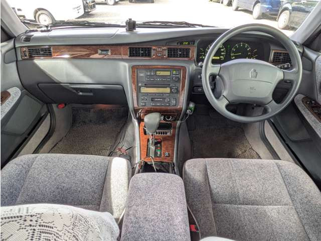 クラウン2.5 ロイヤルサルーン Four 4WD