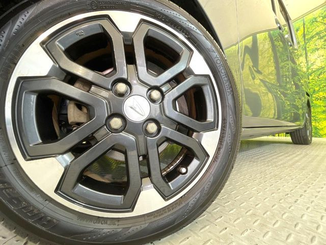�y�����A���~15�C���`�z�C�[���z�O�ςɃ}�b�`���������A���~�z�C�[���𑕒����Ă���܂��B�e��ЊO�A���~�z�C�[����A�X�^�b�h���X�^�C�����戵�����Ă���܂��B���񂲑��k����������