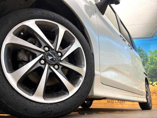 �y15�C���`�A���~�z�C�[���z�O�ςɃ}�b�`�����A���~�z�C�[���𑕒����Ă���܂��B�e��A���~�z�C�[����A�X�^�b�h���X�^�C�����戵�����Ă���܂��B���񂲑��k����������