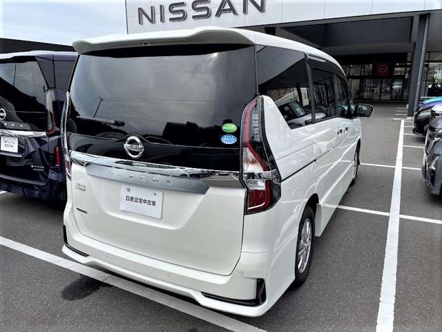セレナ2.0 ハイウェイスターV 4WD