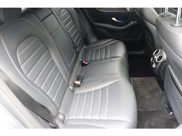 GLCクーペ220d 4マチック AMGライン 4WD