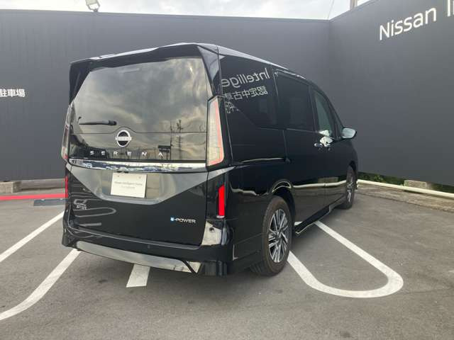 セレナ1.4 e-POWER ハイウェイスターV