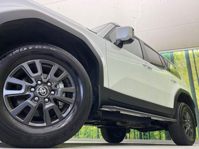 �y����18�C���`�A���~�z�C�[���z�O�ςɃ}�b�`���������A���~�z�C�[���𑕒����Ă���܂��B�e��ЊO�A���~�z�C�[����A�X�^�b�h���X�^�C�����戵�����Ă���܂��B���񂲑��k����������