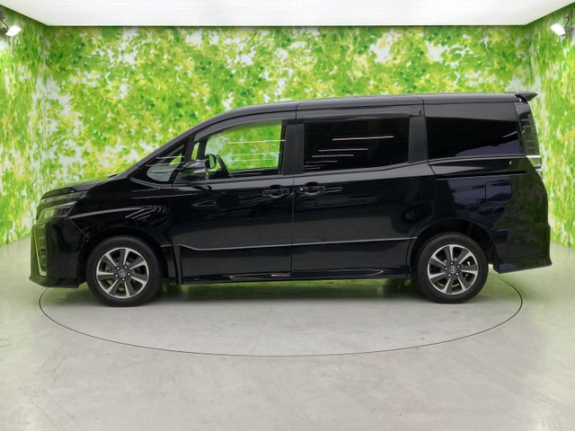 ヴォクシー2.0 ZS 4WD