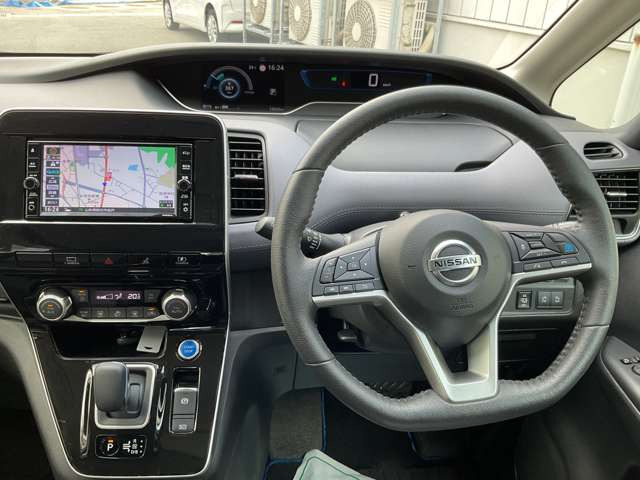 セレナ1.2 e-POWER ハイウェイスターV