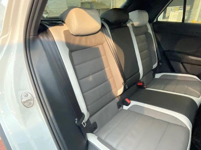 ���㕔���Ȃ��C�ɂȂ�悤�ȃL�Y�E�����ւ��蓙�A�傫�ȃ_���[�W�͂Ȃ��A�ǍD�ȏ�Ԃł��B