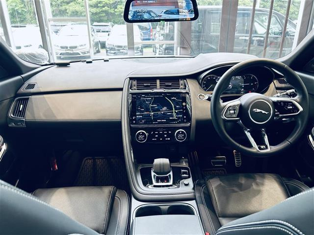 EペイスRダイナミック SE 2.0L P300 4WD